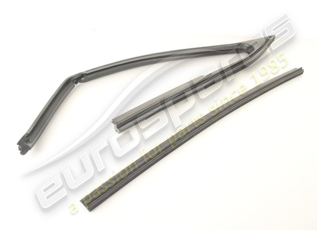 NEW Eurospares LH FRONT QUARTER LIGHT RUBBER . PART NUMBER 20065108 (1)