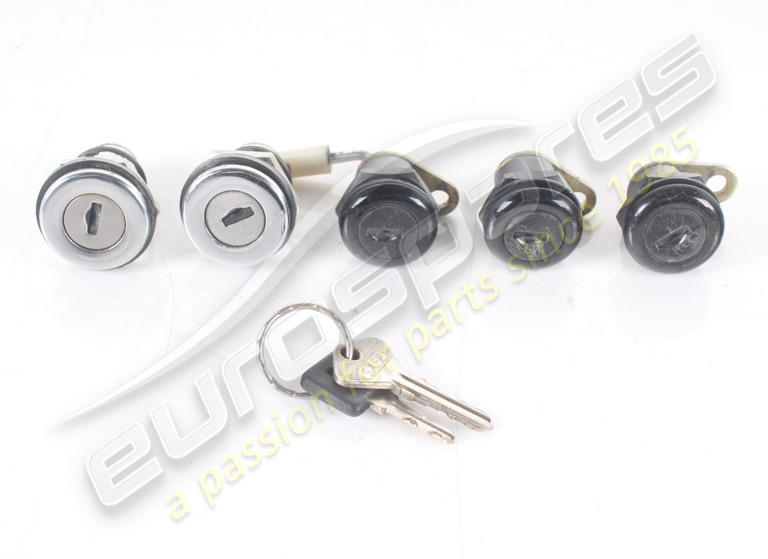 USED Ferrari LOCK SET GTS . PART NUMBER 61817500 (1)