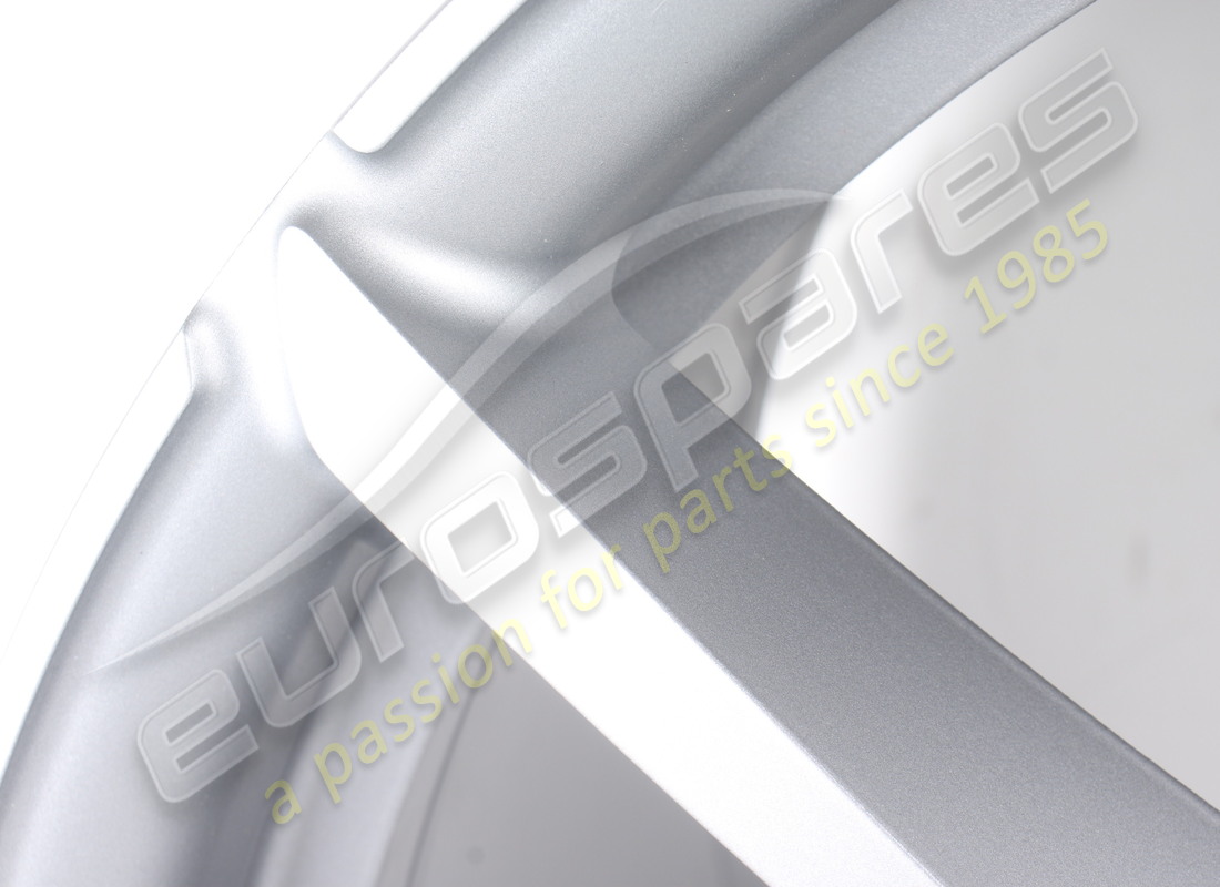 NEW FERRARI REAR WHEEL 11,5J X 20 H2. PART NUMBER 875729 (2) new ferrari rear wheel 11,5j x 20 h2. part number 875729 (2)