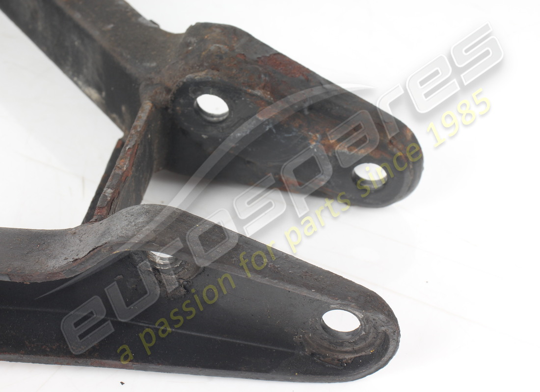 used ferrari lh front suspension upper lever. part number 131901 (4)