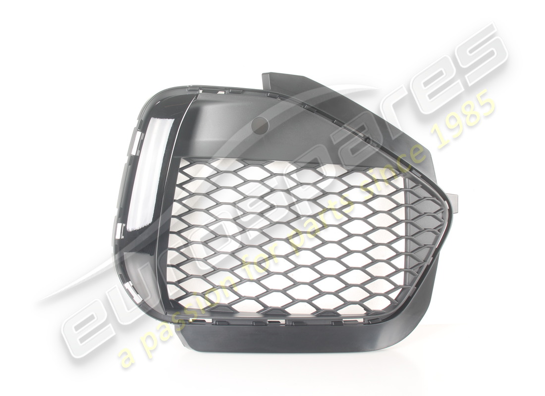 new maserati rh front grille. part number 670198175 (1)