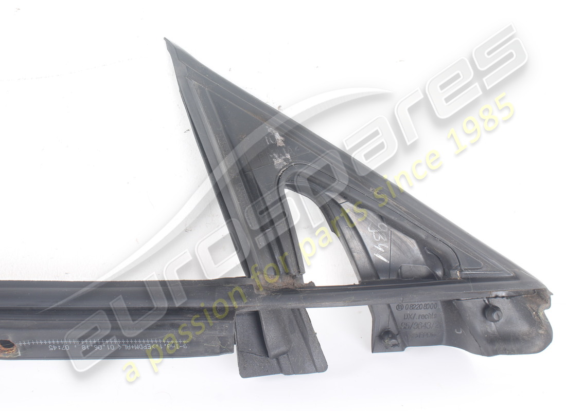 USED FERRARI RH EXTERIOR WINDOW SCRAPER SEAL. PART NUMBER 82208000 (5) used ferrari rh exterior window scraper seal. part number 82208000 (5)