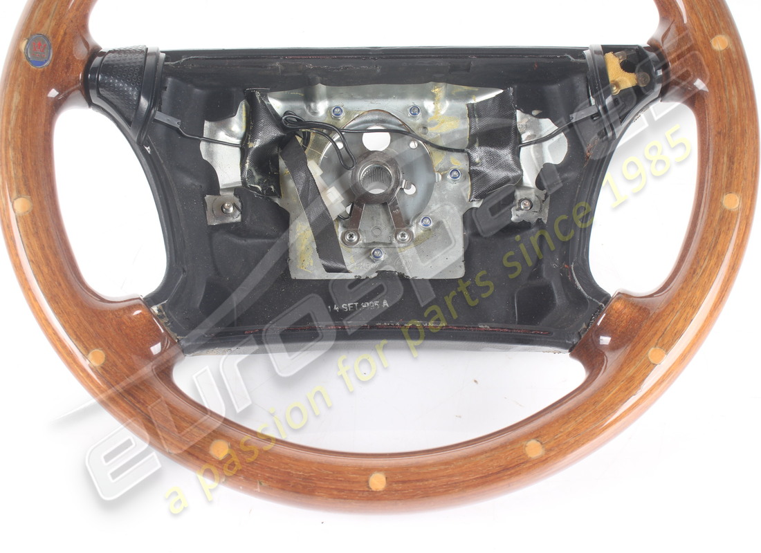 USED MASERATI STEERING WHEEL. PART NUMBER 377800104 (3) used maserati steering wheel. part number 377800104 (3)