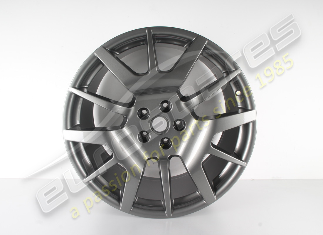 new maserati rear wheel. part number 231479 (1)