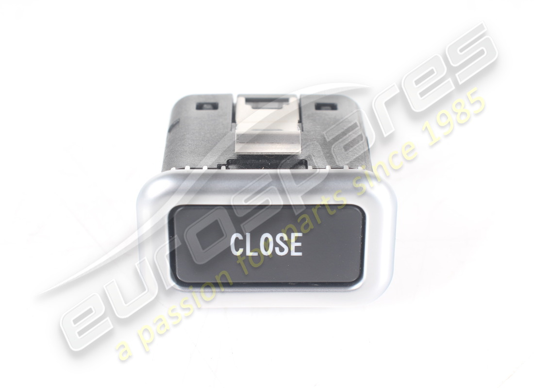USED FERRARI CLOSE TAILGATE BUTTON. PART NUMBER 319572 (2) used ferrari close tailgate button. part number 319572 (2)