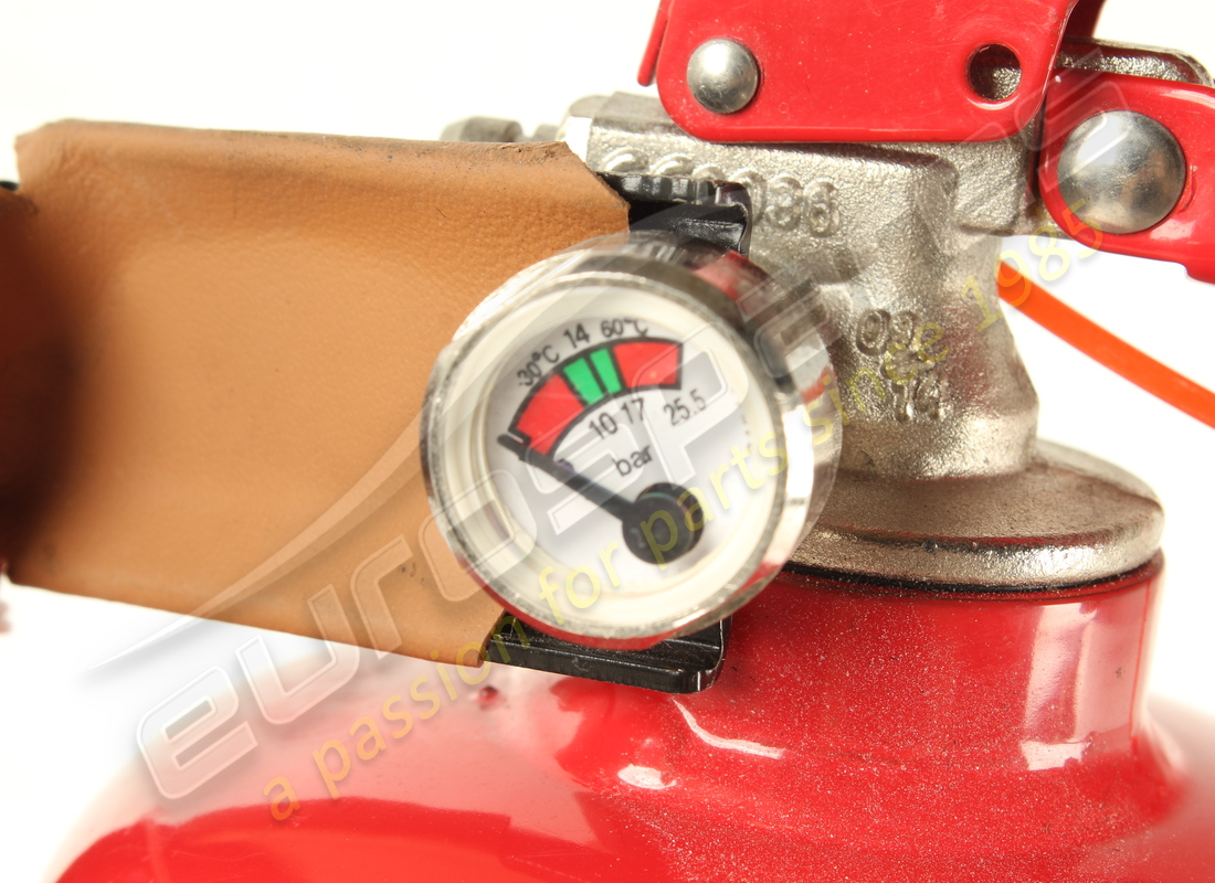 used eurospares fire extinguisher with bracket & leather envelope. part number eap1566237 (3)
