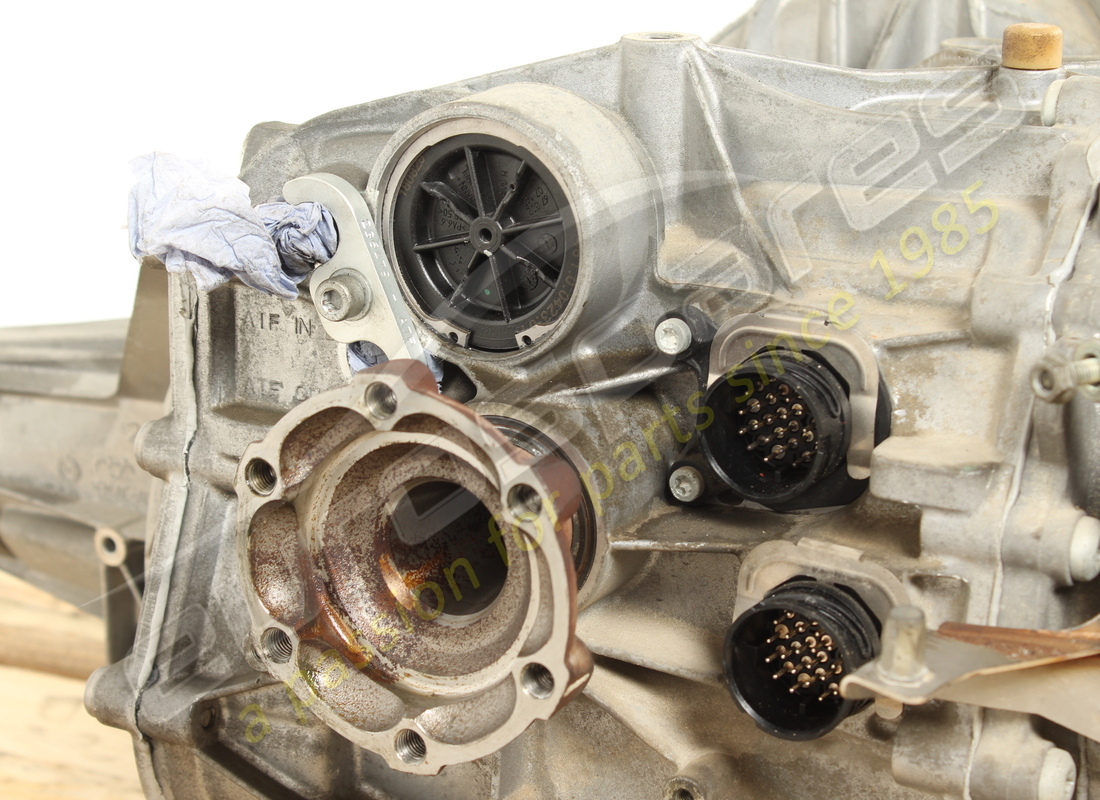 used ferrari complete dct gearbox. part number 270501 (2)