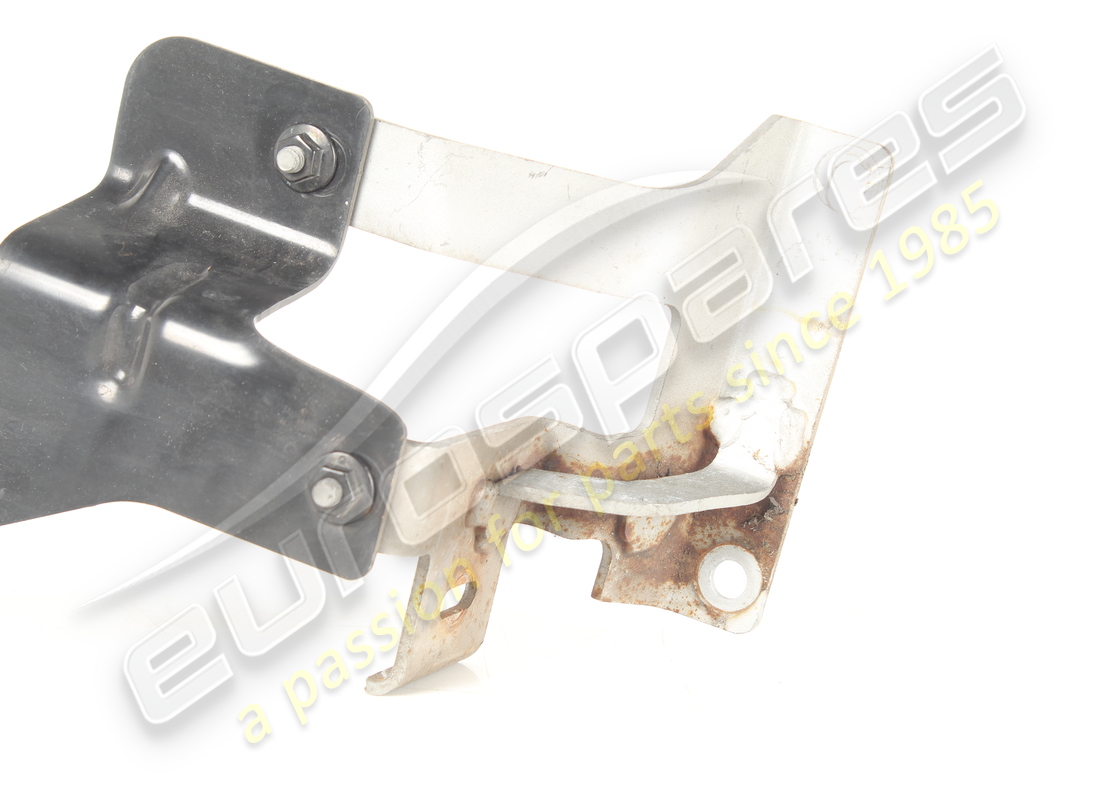 used ferrari rh lateral bracket. part number 85467800 (3)