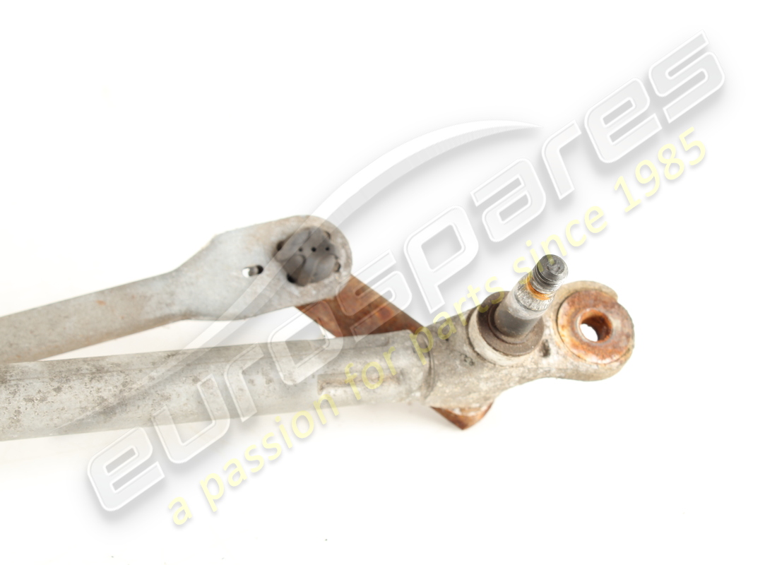 USED MASERATI RHD WINDSCREEN WIPER UNIT. PART NUMBER 383310206 (5) used maserati rhd windscreen wiper unit. part number 383310206 (5)