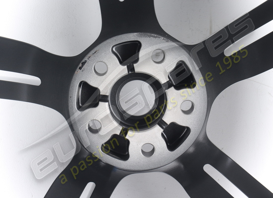 RECONDITIONED FERRARI CERCHIO FORG POST SX T GREY. PART NUMBER 986220 (5) reconditioned ferrari cerchio forg post sx t grey. part number 986220 (5)