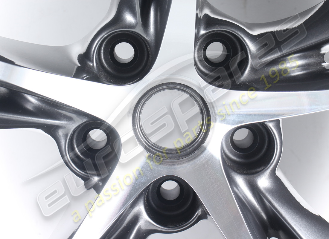 RECONDITIONED FERRARI CERCHIO FORG POST SX T GREY. PART NUMBER 986220 (2) reconditioned ferrari cerchio forg post sx t grey. part number 986220 (2)