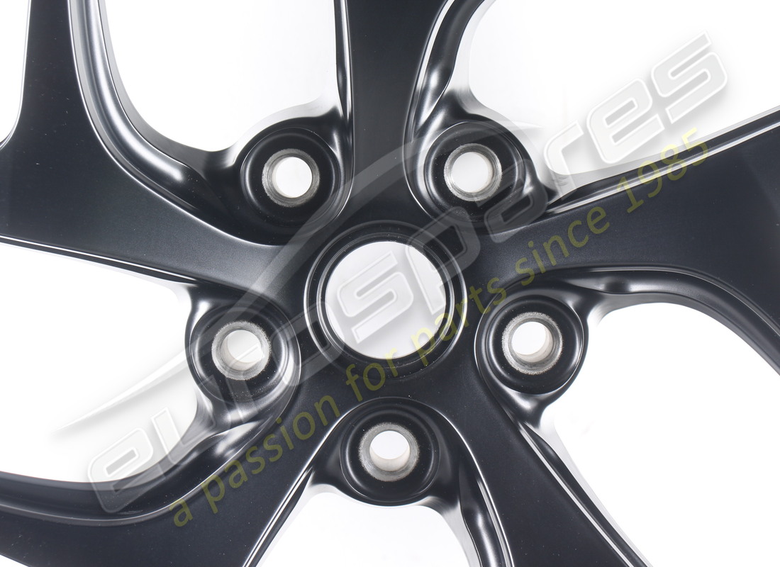 new (other) ferrari lh front wheel. part number 325267 (2)