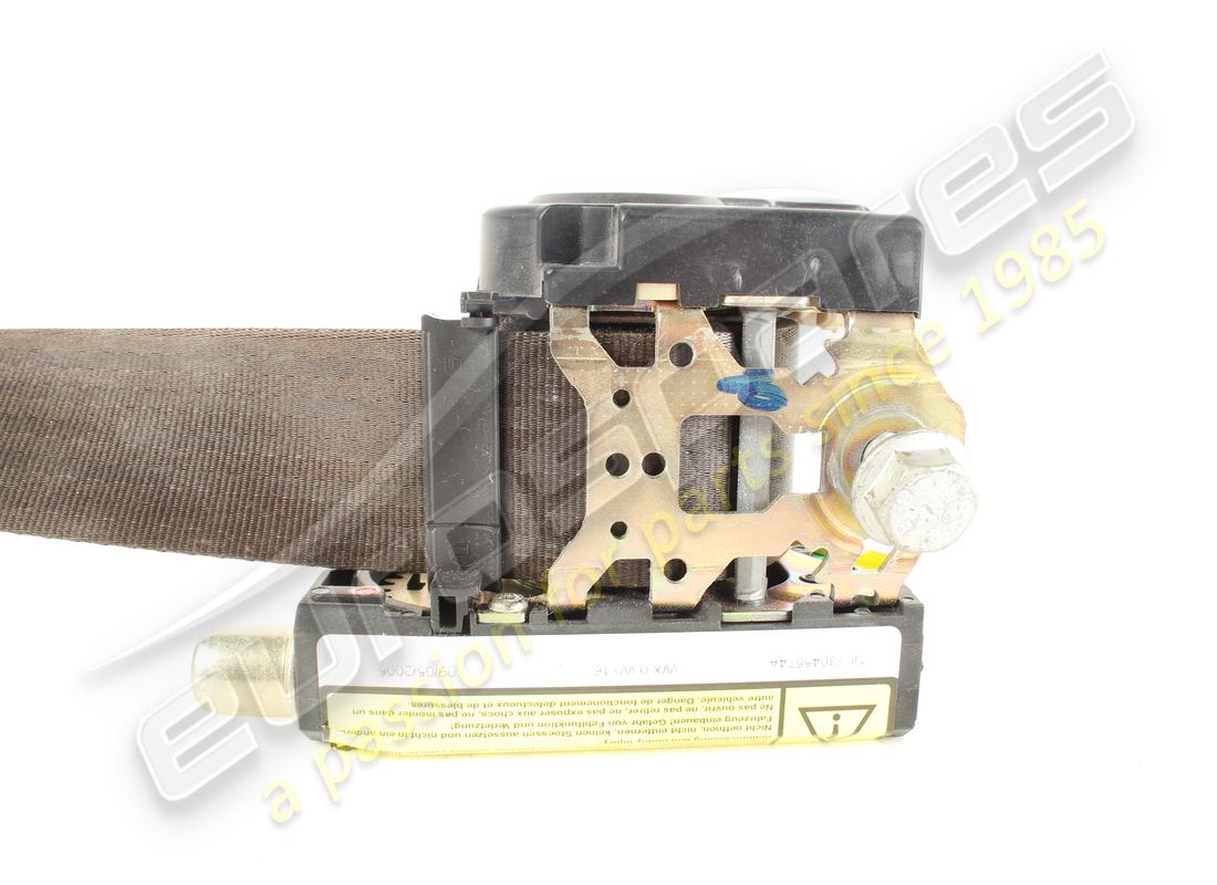 used maserati lhroller black. part number 67723090 (7)