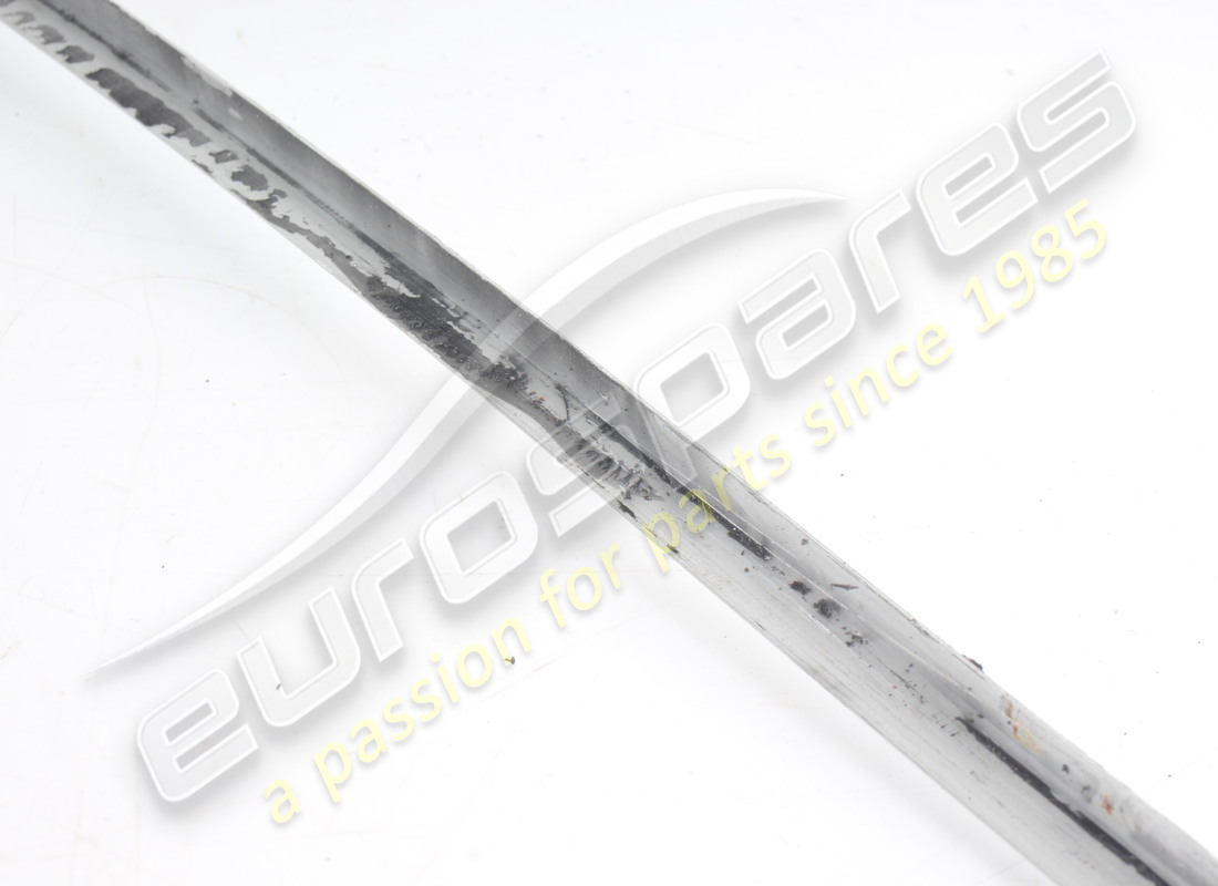 used ferrari windscreen moulding set 308gt4. part number 40022204a (5)