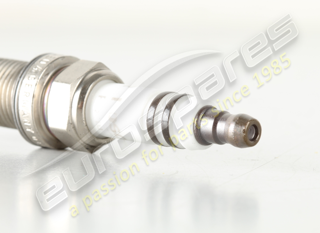 new bosch spark plug. part number 99917023290 (2)