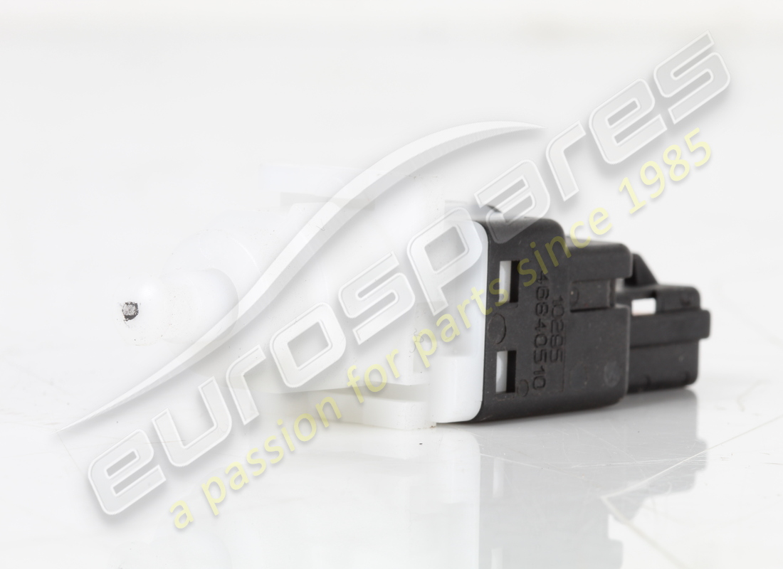 used ferrari push-button switch. part number 201957 (3)