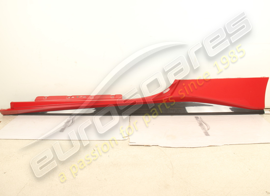 USED Ferrari LH UNDERDOOR TRIM . PART NUMBER 86936410 (1)