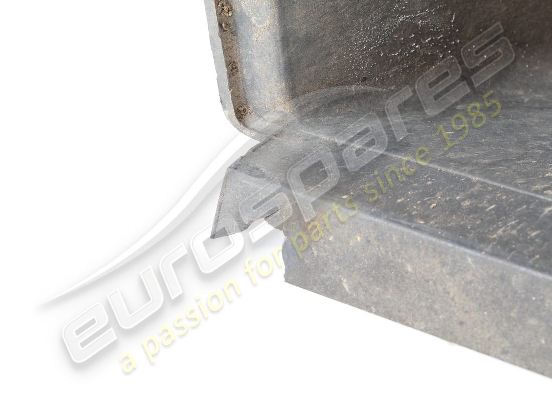 USED MASERATI LH AIR DUCT. PART NUMBER 372000257 (4) used maserati lh air duct. part number 372000257 (4)