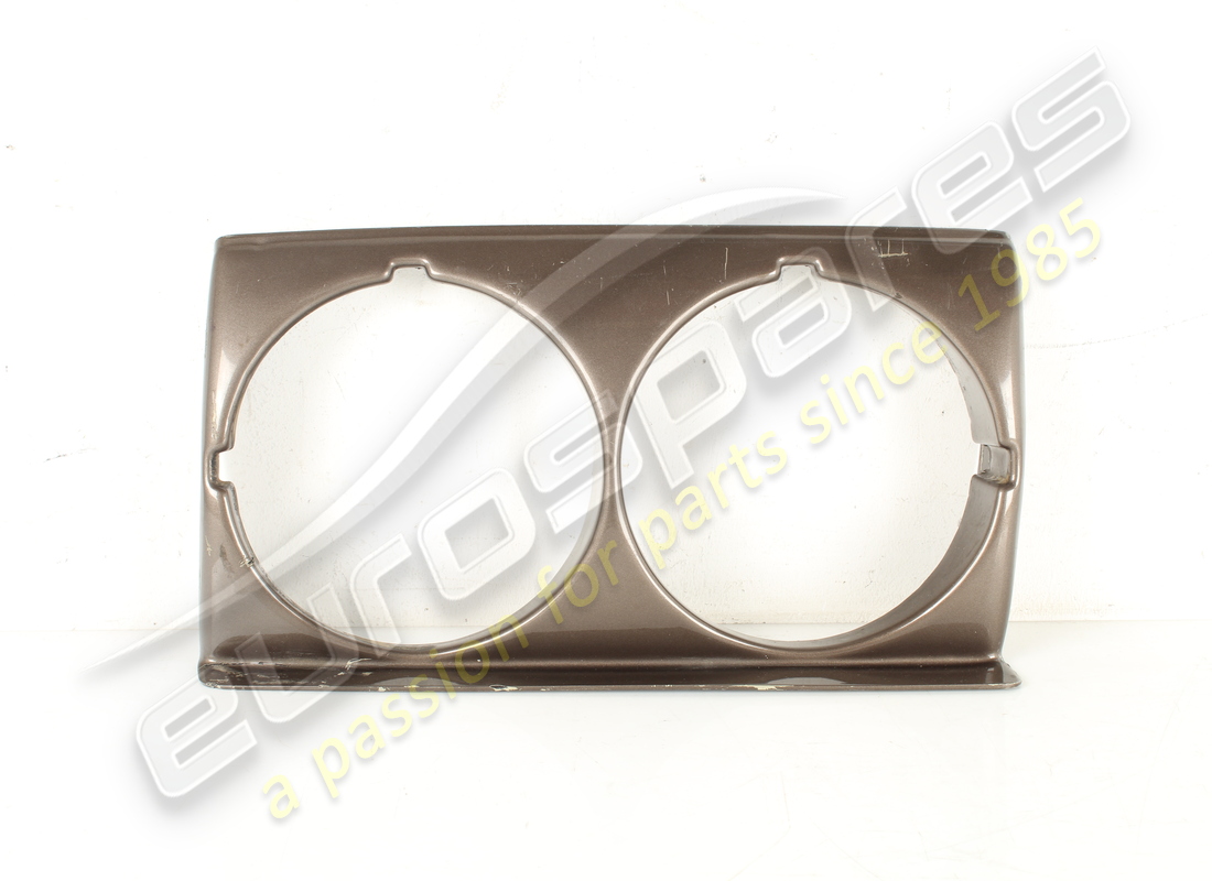 DAMAGED Ferrari RH HEAD LAMP SURROUND . PART NUMBER 2558203200 (1)