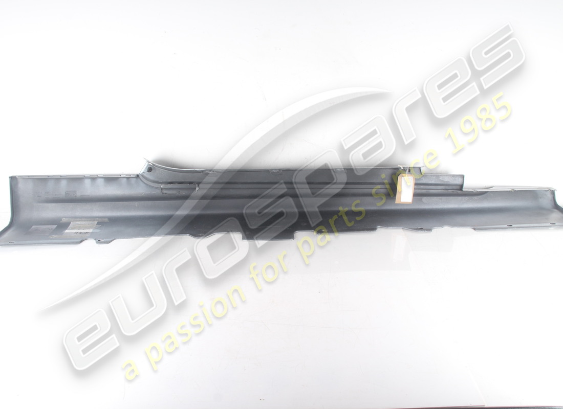 used maserati lh side skirtmc stradale. part number 83535900 (2)