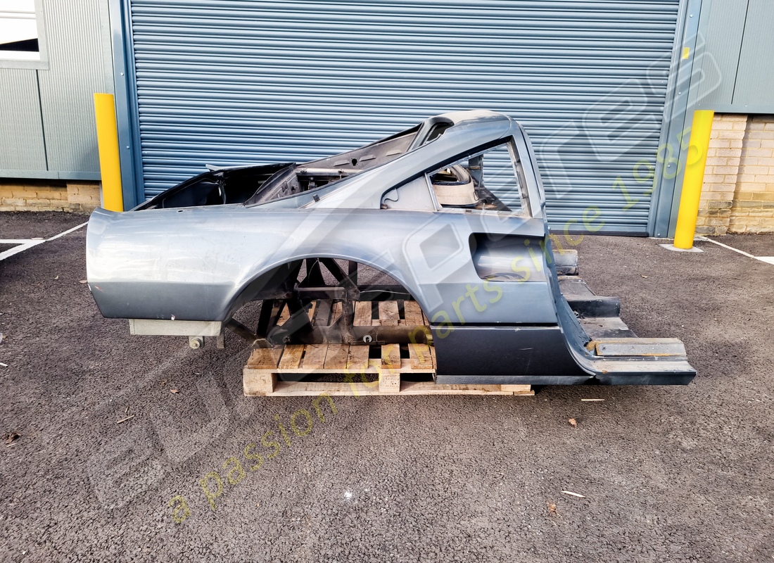used ferrari rear panel complete gts. part number 61901700 (3)