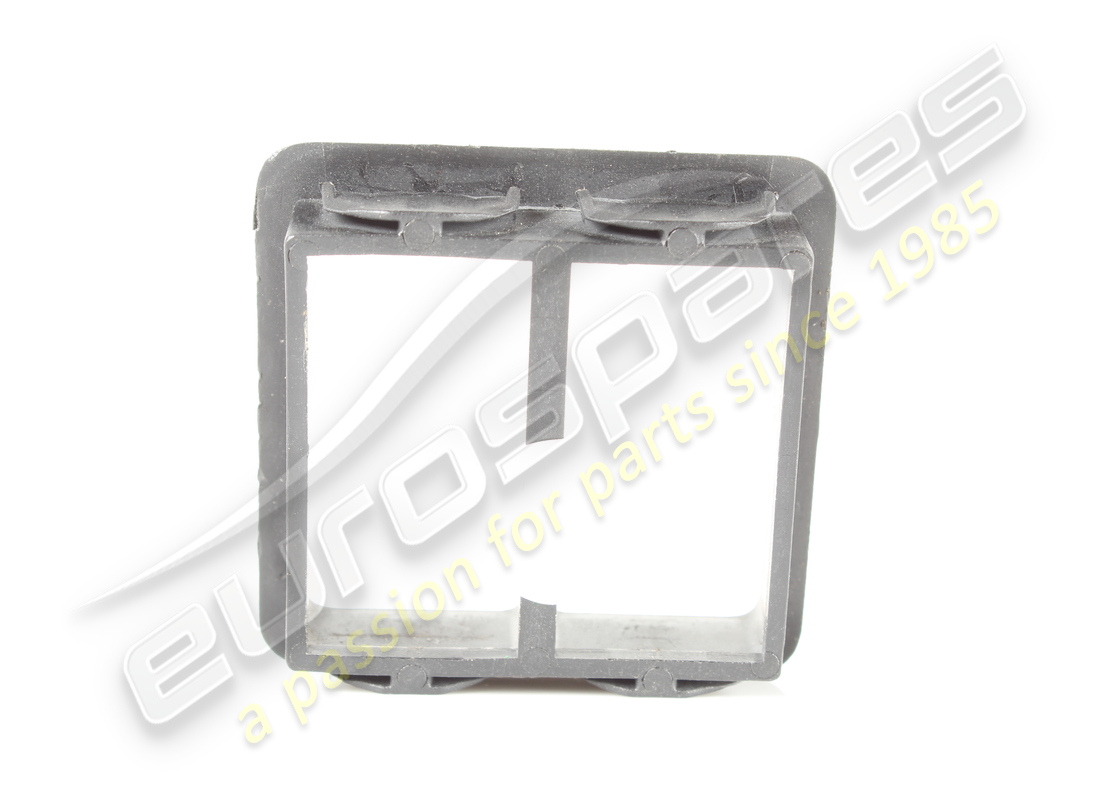 USED MASERATI DOUBLE RIM T PLATE. PART NUMBER 363300305 (3) used maserati double rim t plate. part number 363300305 (3)