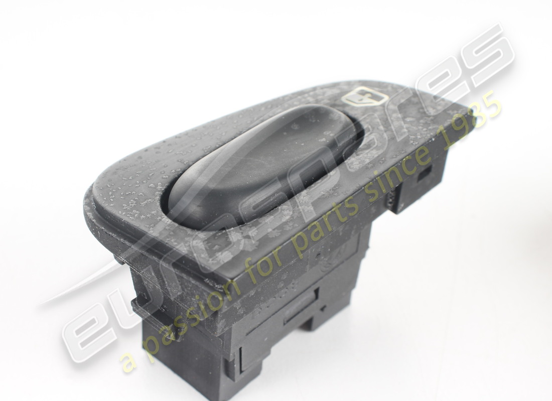 new (other) ferrari rh window switch. part number 65520300 (2)