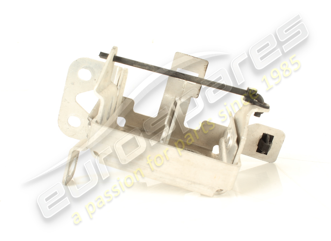 used ferrari tgk valve mounting bracket. part number 84066200 (2)
