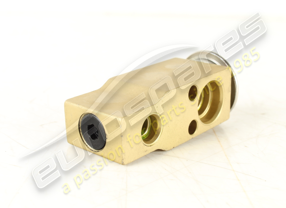 USED MASERATI EXPANSION VALVE = 337-338 51. PART NUMBER 375530166 (4) used maserati expansion valve = 337-338 51. part number 375530166 (4)