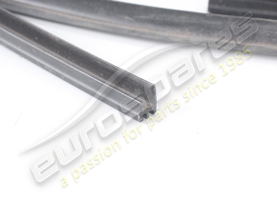 NEW (OTHER) FERRARI COMPLETE REAR WINDOW MOLDING. PART NUMBER 65649400 (3) new (other) ferrari complete rear window molding. part number 65649400 (3)