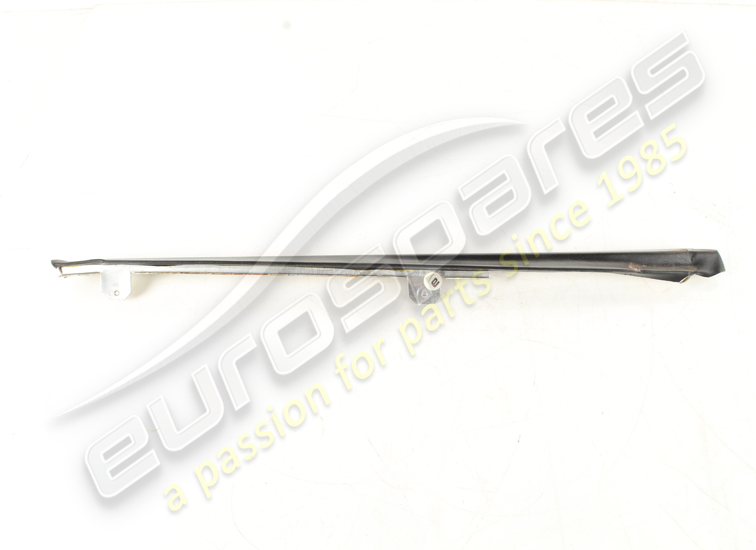 used ferrari rh moulding. part number 61190900 (4)