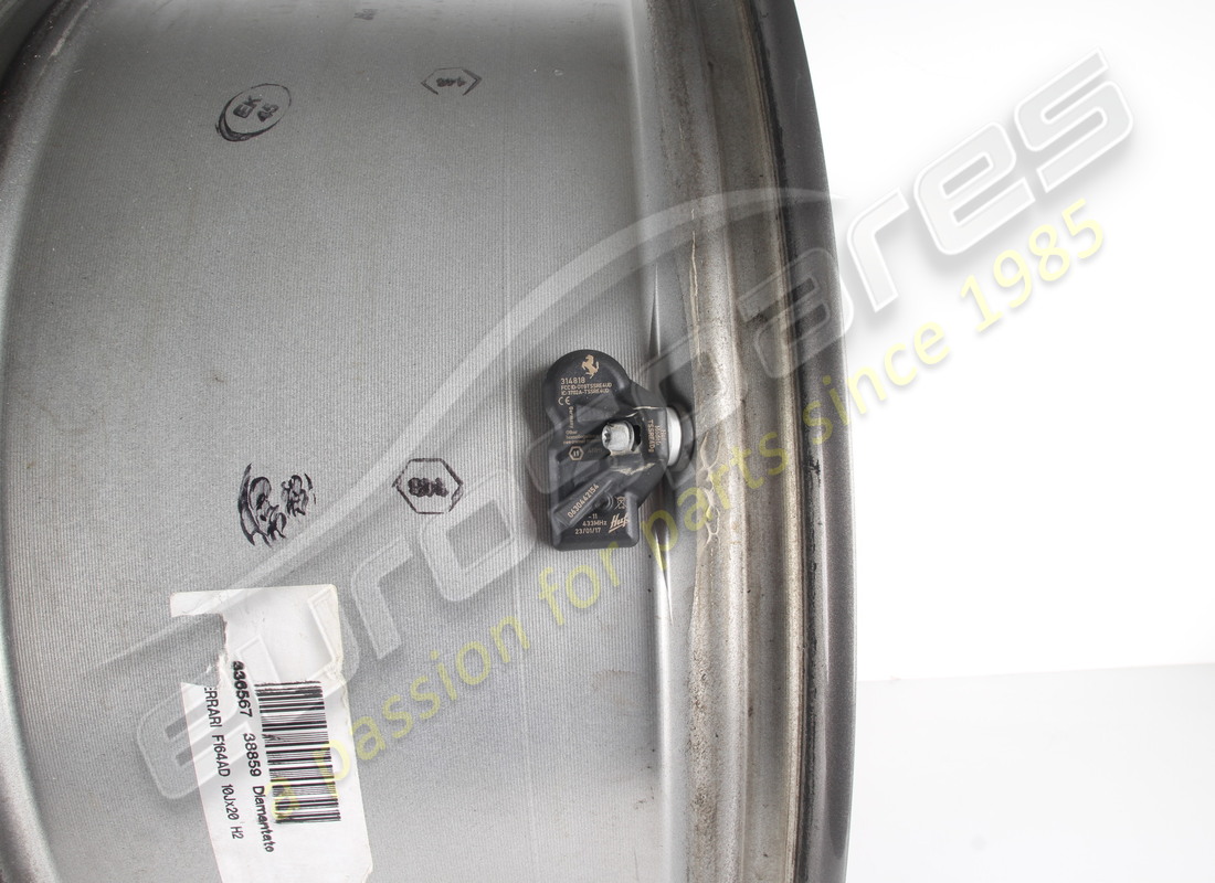 used ferrari rear wheel. part number 855341 (4)