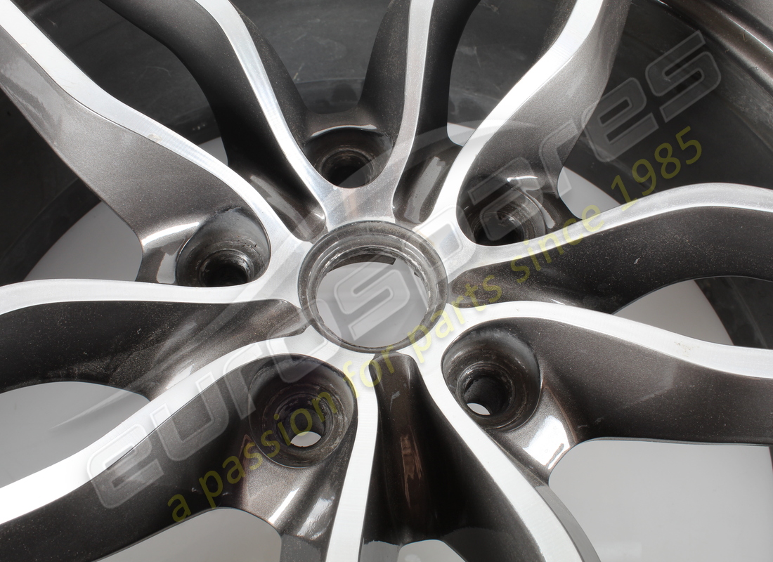 used ferrari front rim. part number 275585 (5)