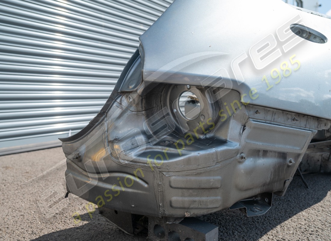 used ferrari complete rear rh flank. part number 83275611 (2)