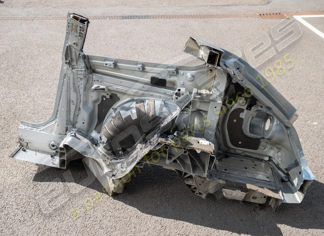 used ferrari complete rear rh flank. part number 83275611 (4)