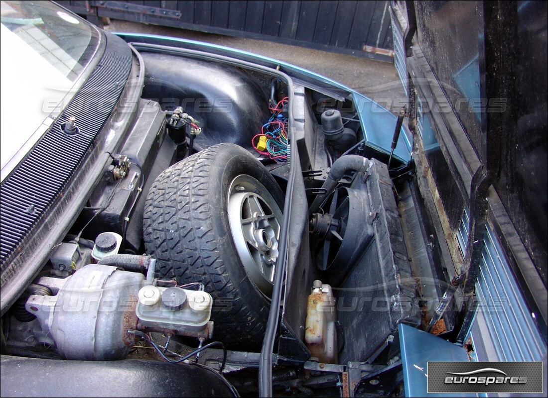 ferrari mondial 3.0 qv (1984) with 64,000 miles, being prepared for dismantling #4